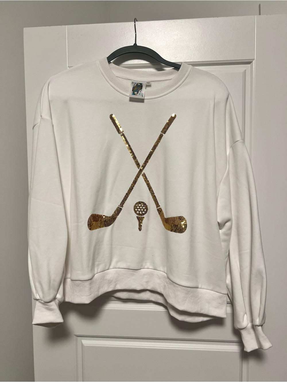 QUEEN OF SPARKLES White Sweatshirt with Gold Sequin Golf Motif